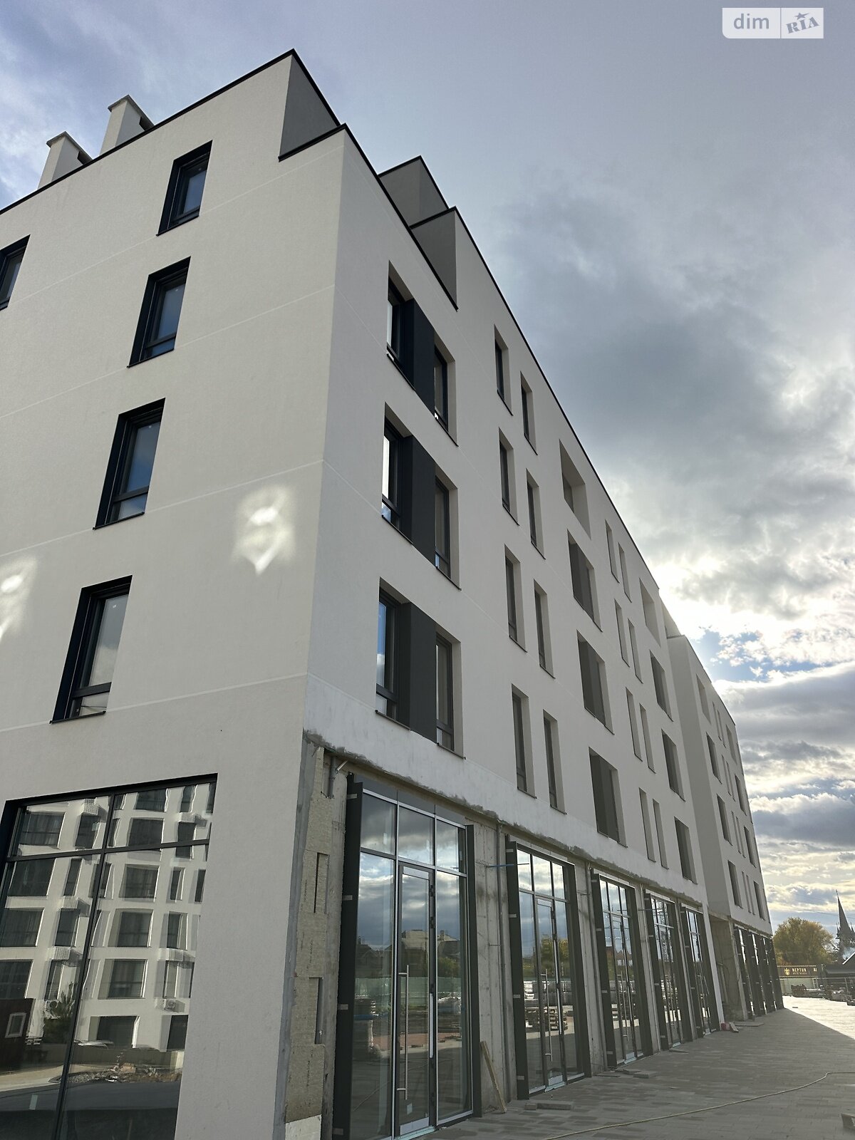 Комерційне приміщення в Минаї, Августина Волошина вулиця, ціна оренди: 51 746 грн за об’єкт фото 1