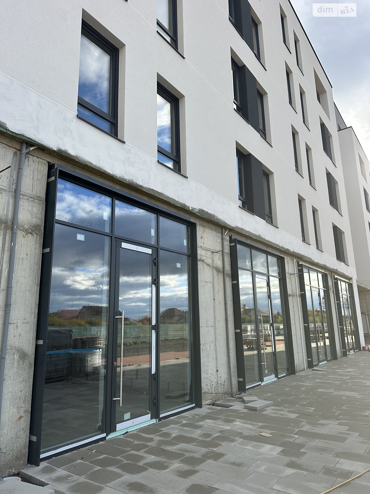 Комерційне приміщення в Минаї, Августина Волошина вулиця, ціна оренди: 51 746 грн за об’єкт фото 1