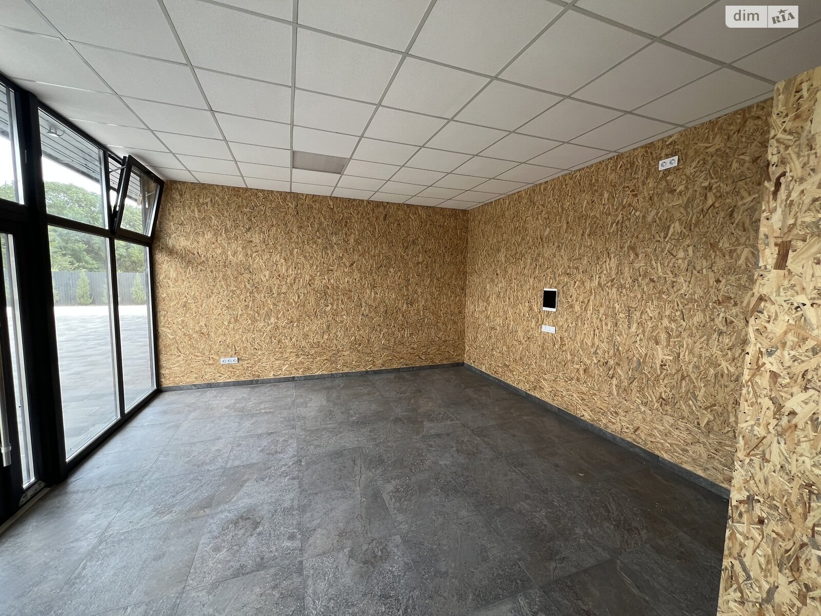 Коммерческое помещение в Монастырище, сдам в аренду по Ивана Франко улица 3А, район Монастырище, цена: 15 000 грн за объект фото 1 Коммерческое помещение в Монастырище, сдам в аренду по Ивана Франко улица 3А, район Монастырище, цена: 15 000 грн за объект фото 1