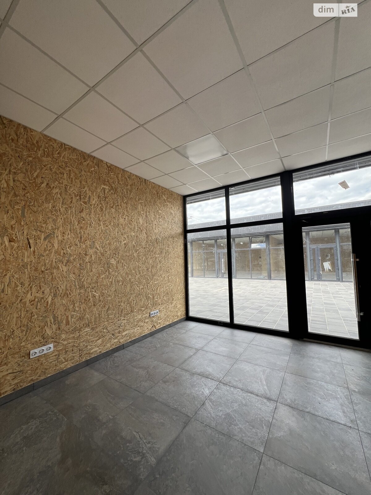 Коммерческое помещение в Монастырище, сдам в аренду по Ивана Франко улица 3А, район Монастырище, цена: 15 000 грн за объект фото 1 Коммерческое помещение в Монастырище, сдам в аренду по Ивана Франко улица 3А, район Монастырище, цена: 15 000 грн за объект фото 1