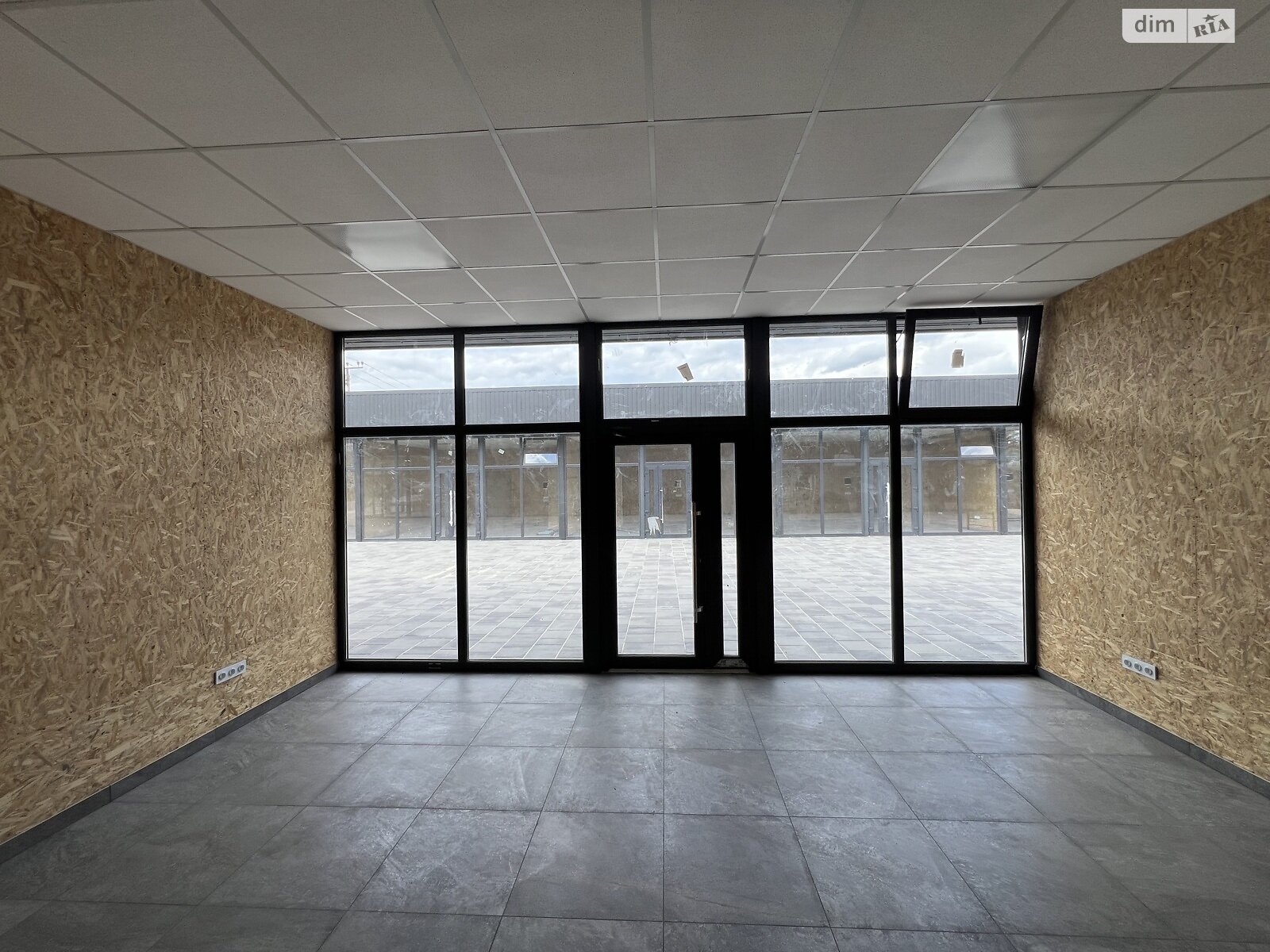 Коммерческое помещение в Монастырище, сдам в аренду по Ивана Франко улица 3А, район Монастырище, цена: 15 000 грн за объект фото 1 Коммерческое помещение в Монастырище, сдам в аренду по Ивана Франко улица 3А, район Монастырище, цена: 15 000 грн за объект фото 1