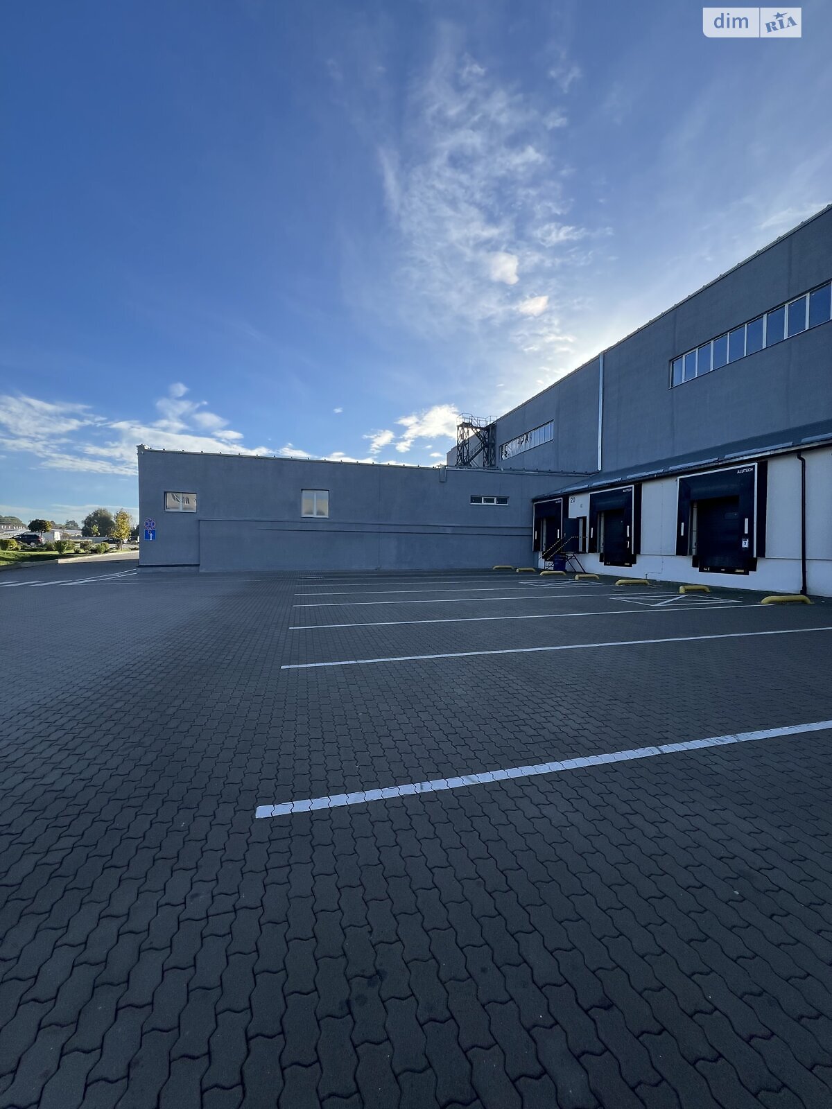 Комерційне приміщення в Мурованому, Будівельна вулиця, ціна оренди: 1 107 750 грн за об’єкт фото 1 Комерційне приміщення в Мурованому, Будівельна вулиця, ціна оренди: 1 107 750 грн за об’єкт фото 1