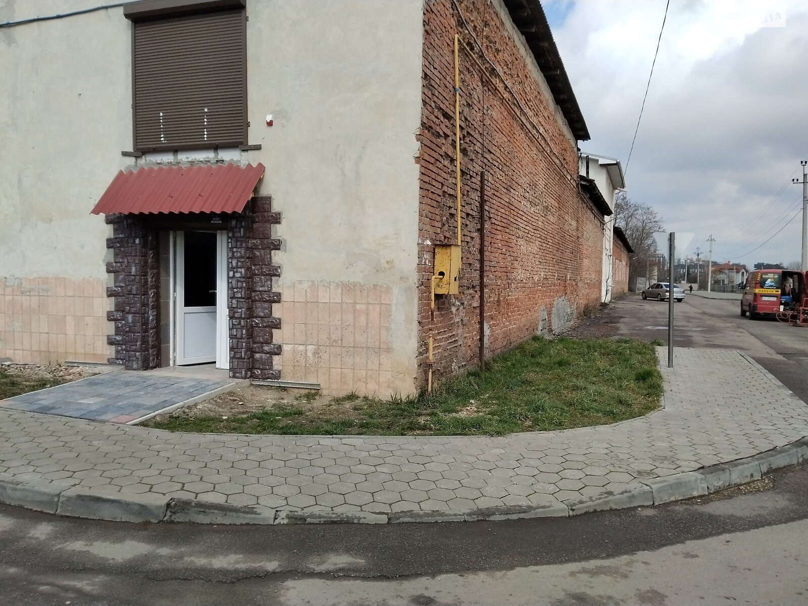 Комерційне приміщення в Микитинцях, Петра Маланюка (Декабристів) вулиця 45А, ціна оренди: 28 800 грн за об’єкт фото 1 Комерційне приміщення в Микитинцях, Петра Маланюка (Декабристів) вулиця 45А, ціна оренди: 28 800 грн за об’єкт фото 1