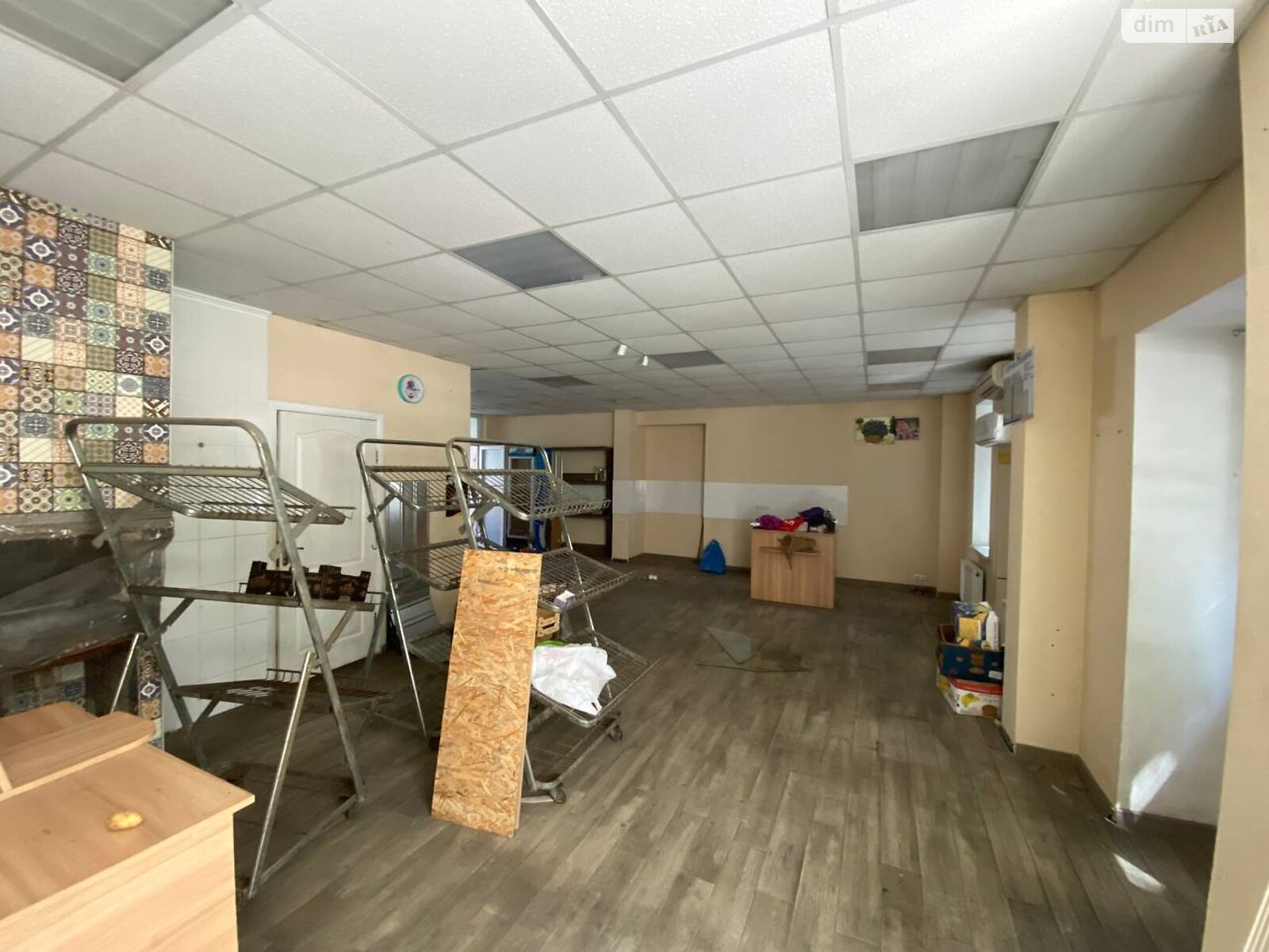 Коммерческое помещение в Николаеве, сдам в аренду по Защитников Николаева (Декабристов (Центр)) улица, район Центральный, цена: 1 000 грн за объект фото 1 Коммерческое помещение в Николаеве, сдам в аренду по Защитников Николаева (Декабристов (Центр)) улица, район Центральный, цена: 1 000 грн за объект фото 1