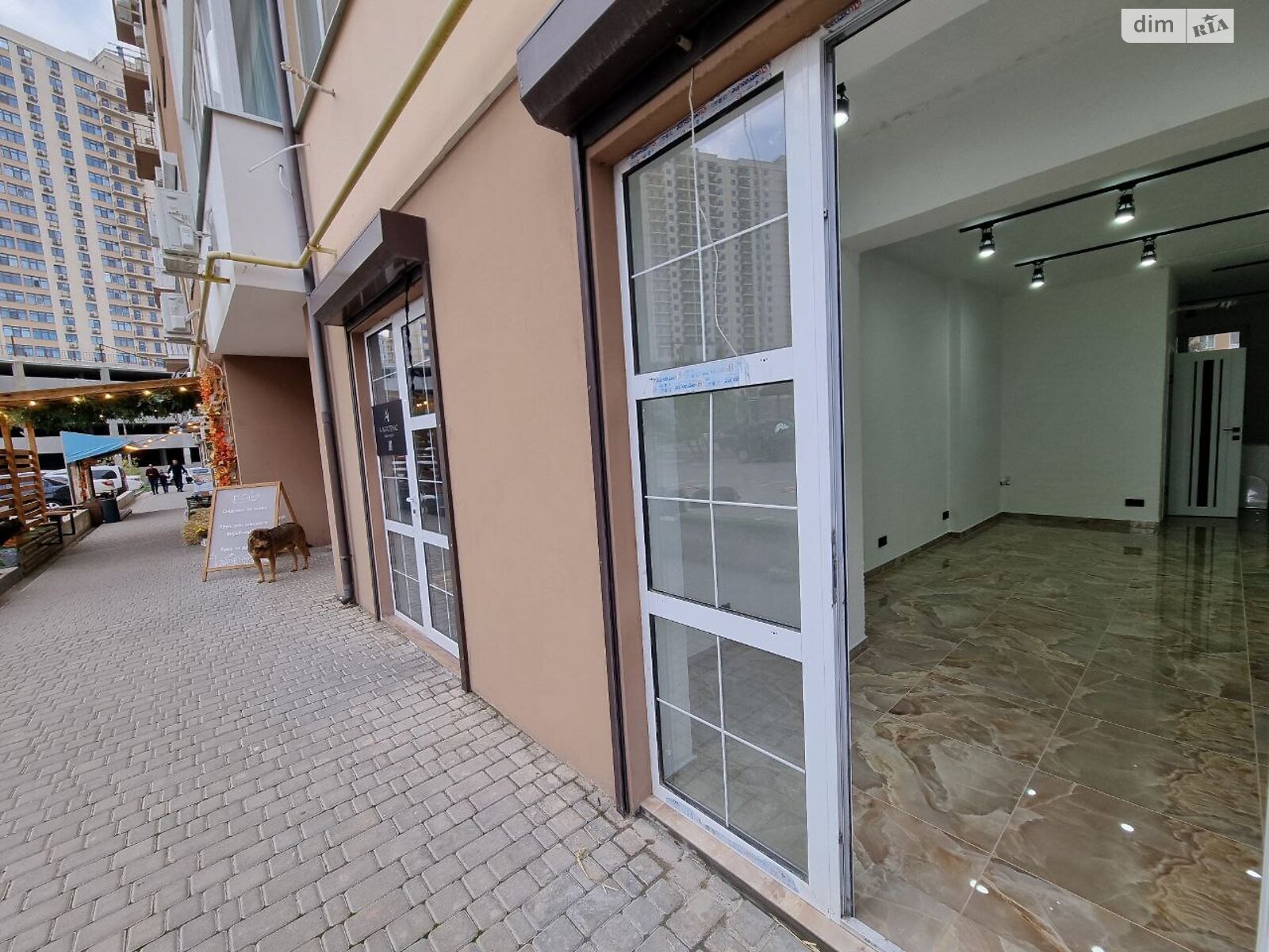 Коммерческое помещение в Одессе, Академика Сахарова улица 9, цена аренды: 12 500 грн за объект фото 1