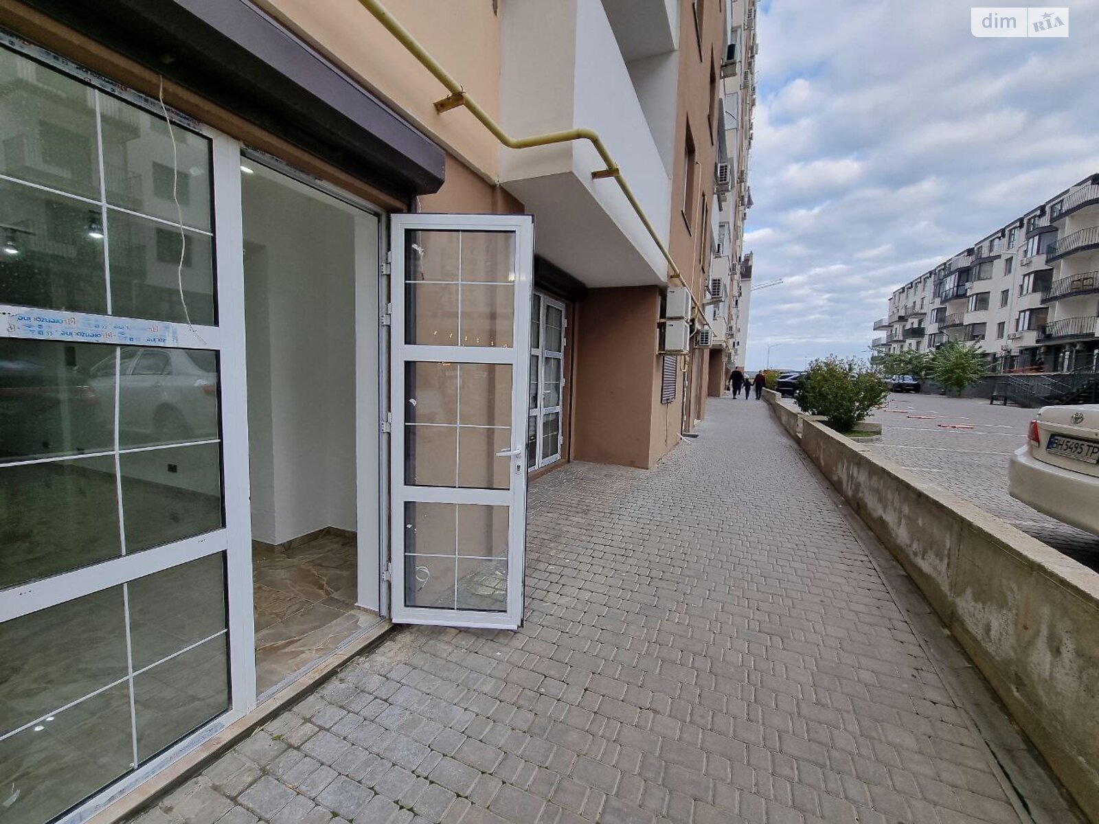 Коммерческое помещение в Одессе, Академика Сахарова улица 9, цена аренды: 12 500 грн за объект фото 1