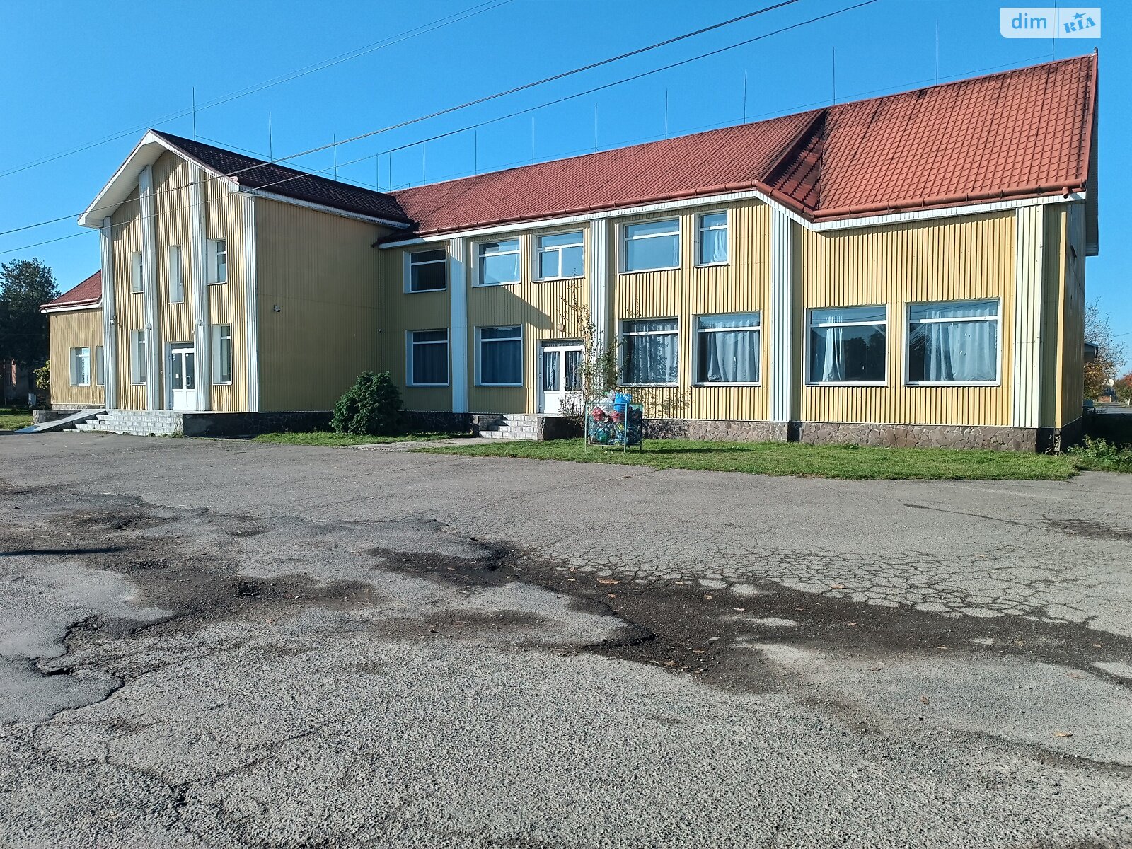 Комерційне приміщення в Підвиноградові, Незалежності проспект, ціна оренди: 211 775 грн за об’єкт фото 1