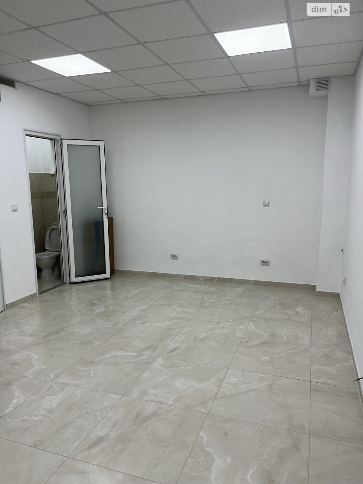 Комерційне приміщення в Рахові, здам в оренду по Привокзальна вулиця, район Рахів, ціна: 25 000 грн за об’єкт фото 1