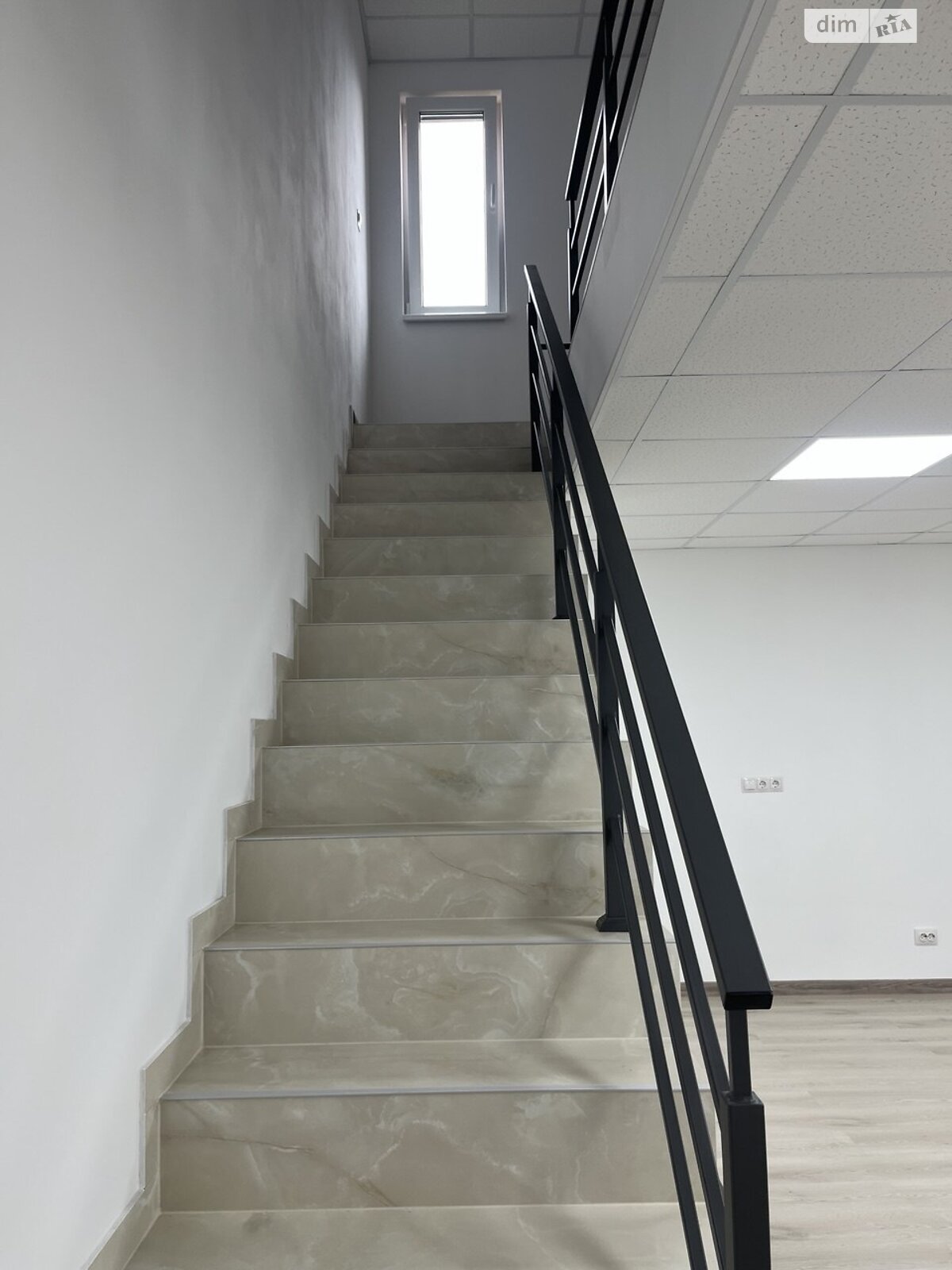 Комерційне приміщення в Рахові, здам в оренду по Привокзальна вулиця, район Рахів, ціна: 25 000 грн за об’єкт фото 1