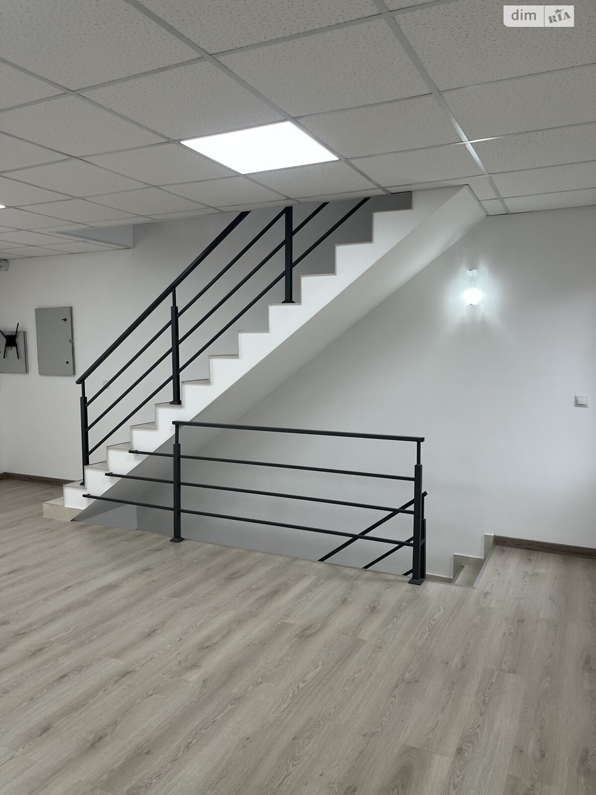 Комерційне приміщення в Рахові, здам в оренду по Привокзальна вулиця, район Рахів, ціна: 25 000 грн за об’єкт фото 1