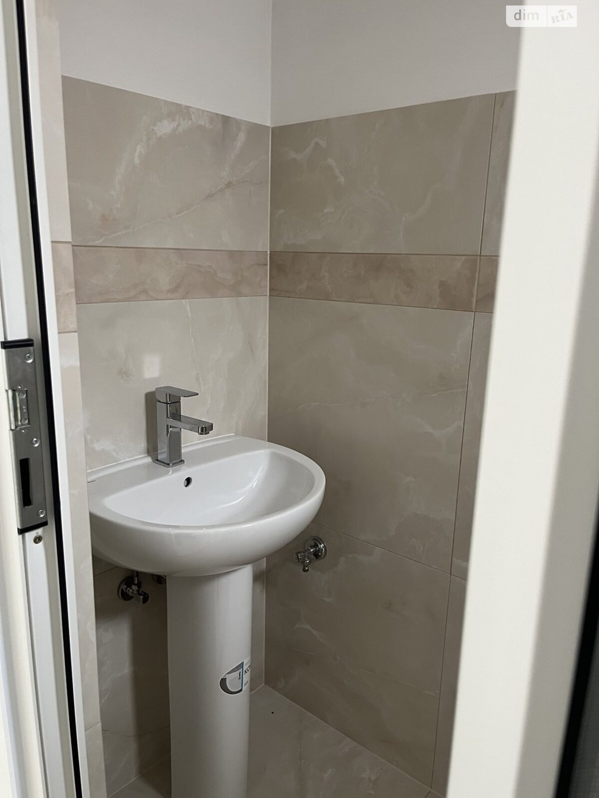 Комерційне приміщення в Рахові, здам в оренду по Привокзальна вулиця, район Рахів, ціна: 25 000 грн за об’єкт фото 1