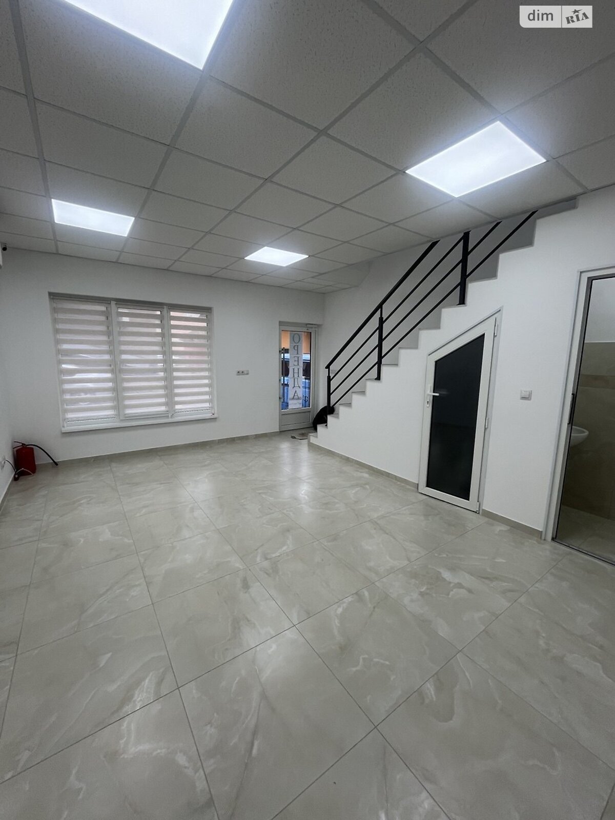 Комерційне приміщення в Рахові, здам в оренду по Привокзальна вулиця, район Рахів, ціна: 25 000 грн за об’єкт фото 1