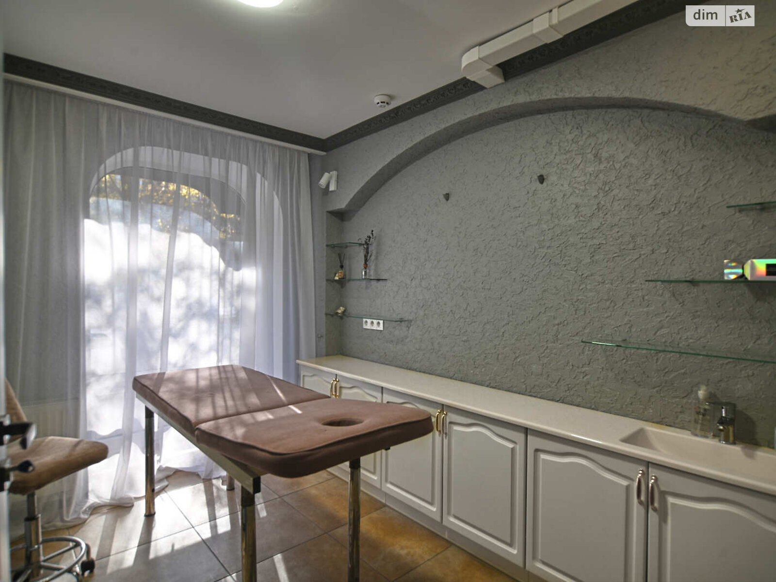 Комерційне приміщення в Рівному, здам в оренду по Степана Бандери вулиця 65, район 12-школа, ціна: 50 000 грн за об’єкт фото 1 Комерційне приміщення в Рівному, здам в оренду по Степана Бандери вулиця 65, район 12-школа, ціна: 50 000 грн за об’єкт фото 1