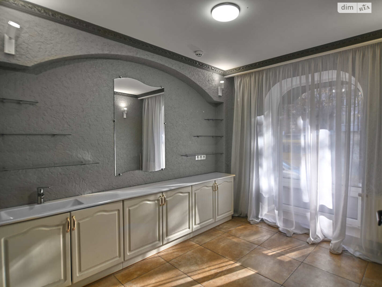 Комерційне приміщення в Рівному, здам в оренду по Степана Бандери вулиця 65, район 12-школа, ціна: 50 000 грн за об’єкт фото 1 Комерційне приміщення в Рівному, здам в оренду по Степана Бандери вулиця 65, район 12-школа, ціна: 50 000 грн за об’єкт фото 1