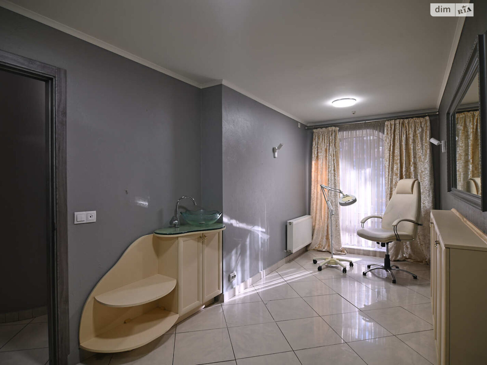 Комерційне приміщення в Рівному, здам в оренду по Степана Бандери вулиця 65, район 12-школа, ціна: 50 000 грн за об’єкт фото 1 Комерційне приміщення в Рівному, здам в оренду по Степана Бандери вулиця 65, район 12-школа, ціна: 50 000 грн за об’єкт фото 1