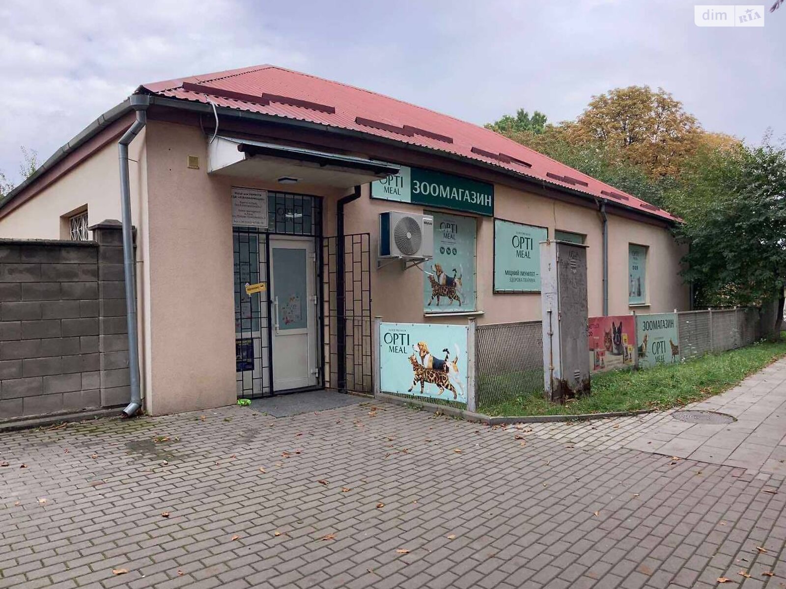 Комерційне приміщення в Рівному, Хмельницького Богдана бульвар, ціна оренди: 52 625 грн за об’єкт фото 1