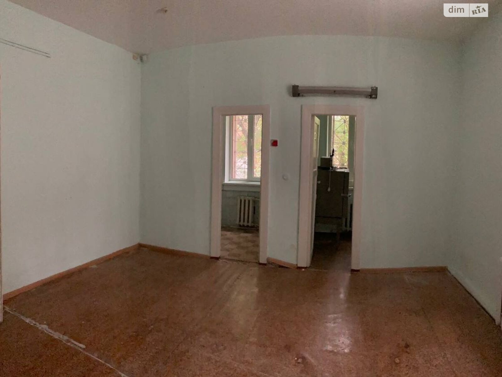 Комерційне приміщення в Рівному, Хмельницького Богдана бульвар, ціна оренди: 52 625 грн за об’єкт фото 1