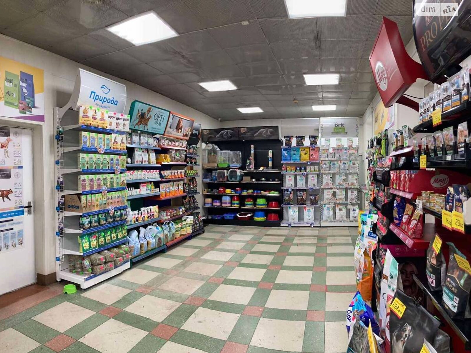 Комерційне приміщення в Рівному, Хмельницького Богдана бульвар, ціна оренди: 52 625 грн за об’єкт фото 1