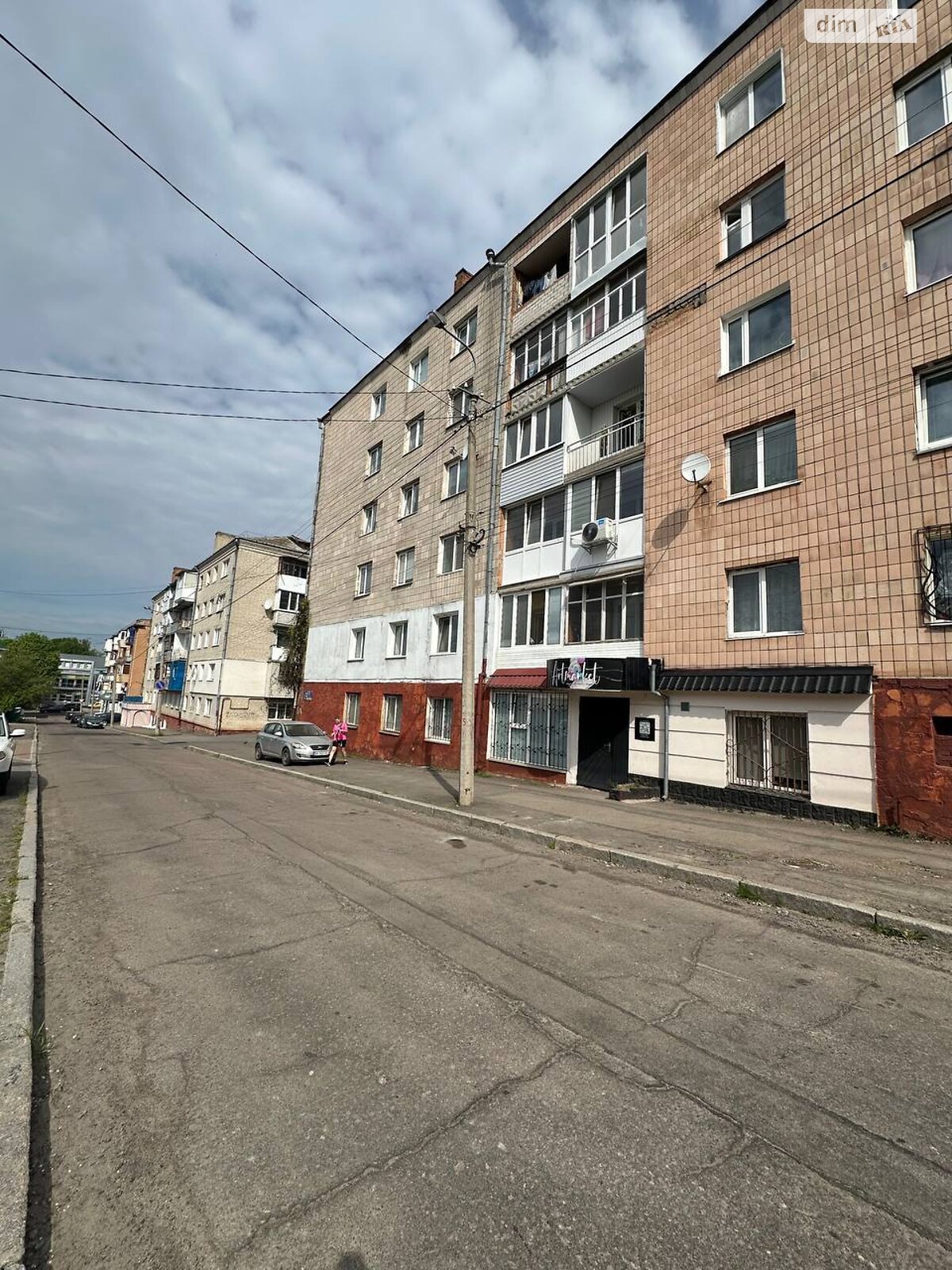 Комерційне приміщення в Рівному, здам в оренду по Васильченка Степана вулиця 3, район Політон, ціна: 8 500 грн за об’єкт фото 1 Комерційне приміщення в Рівному, здам в оренду по Васильченка Степана вулиця 3, район Політон, ціна: 8 500 грн за об’єкт фото 1