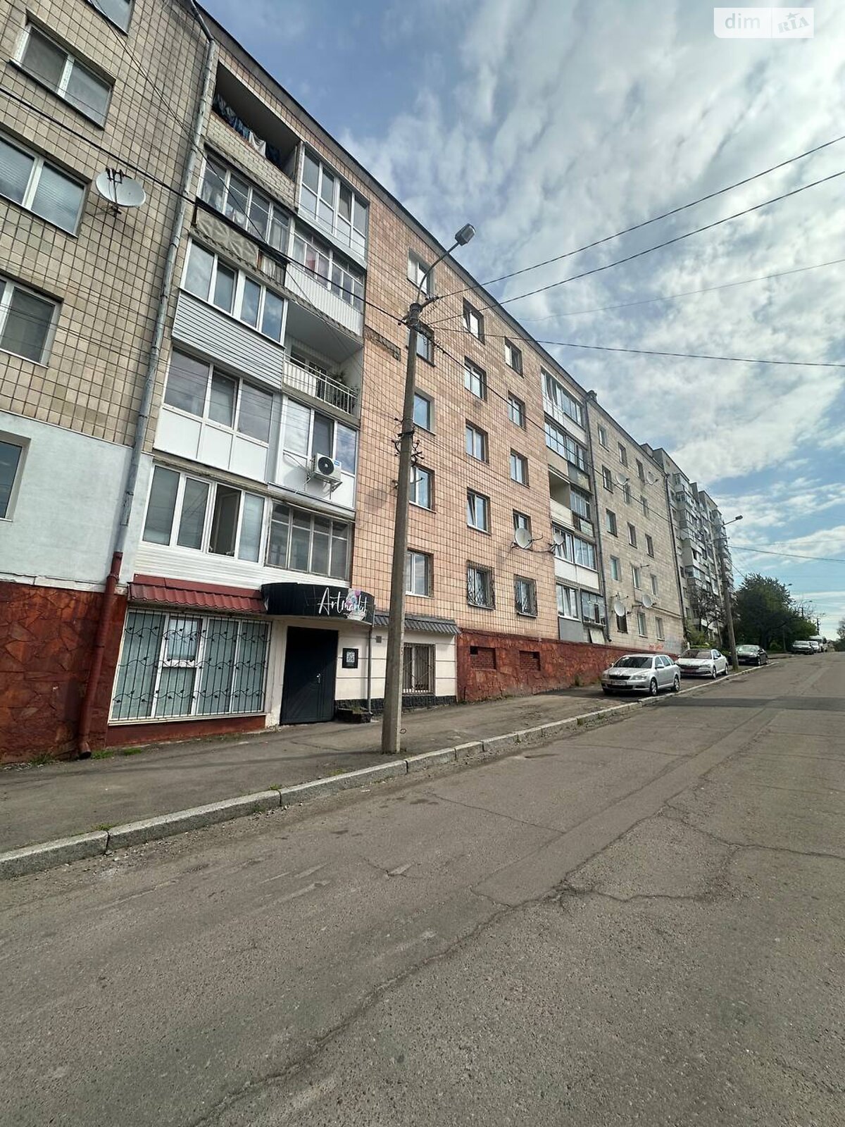 Комерційне приміщення в Рівному, здам в оренду по Васильченка Степана вулиця 3, район Політон, ціна: 8 500 грн за об’єкт фото 1 Комерційне приміщення в Рівному, здам в оренду по Васильченка Степана вулиця 3, район Політон, ціна: 8 500 грн за об’єкт фото 1