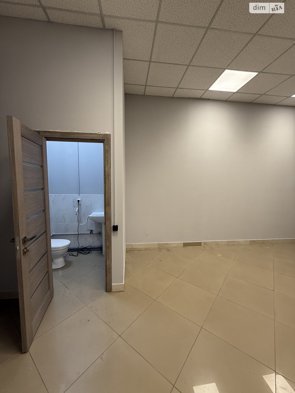 Коммерческое помещение в Ровно, сдам в аренду по Счастливая улица, район Счастливое, цена: 44 350 грн за объект фото 1