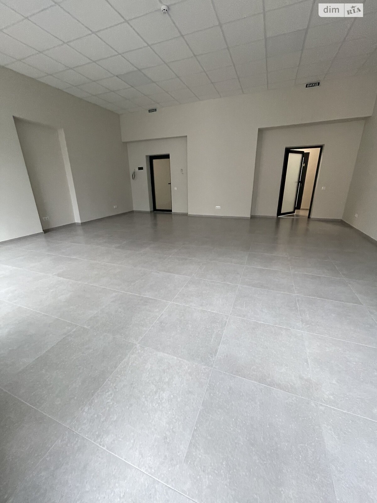 Коммерческое помещение в Ровно, сдам в аренду по Студенческая улица 24, район Счастливое, цена: 20 404 грн за объект фото 1 Коммерческое помещение в Ровно, сдам в аренду по Студенческая улица 24, район Счастливое, цена: 20 404 грн за объект фото 1