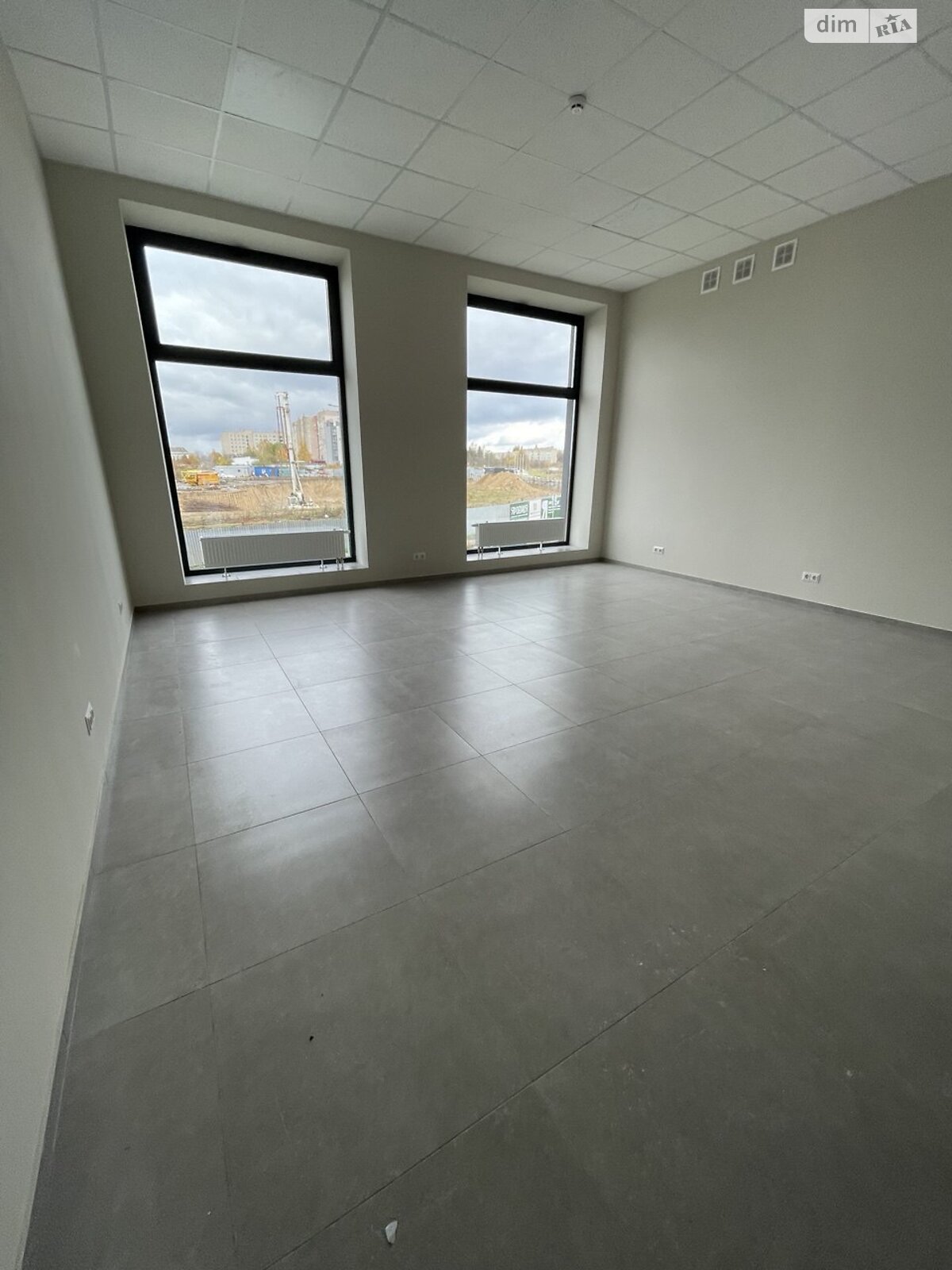 Комерційне приміщення в Рівному, здам в оренду по Студентська вулиця 24, район Щасливе, ціна: 13 799 грн за об’єкт фото 1