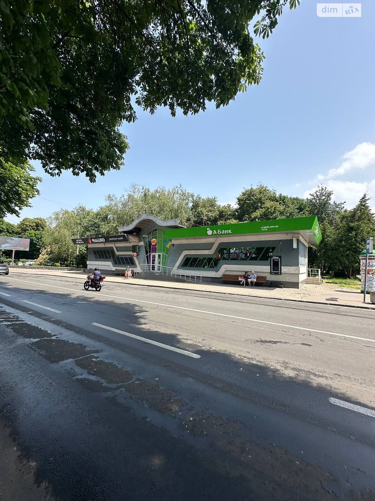 Комерційне приміщення в Рівному, здам в оренду по Чорновола В’ячеслава вулиця 27, район Центр, ціна: 10 000 грн за об’єкт фото 1 Комерційне приміщення в Рівному, здам в оренду по Чорновола В’ячеслава вулиця 27, район Центр, ціна: 10 000 грн за об’єкт фото 1