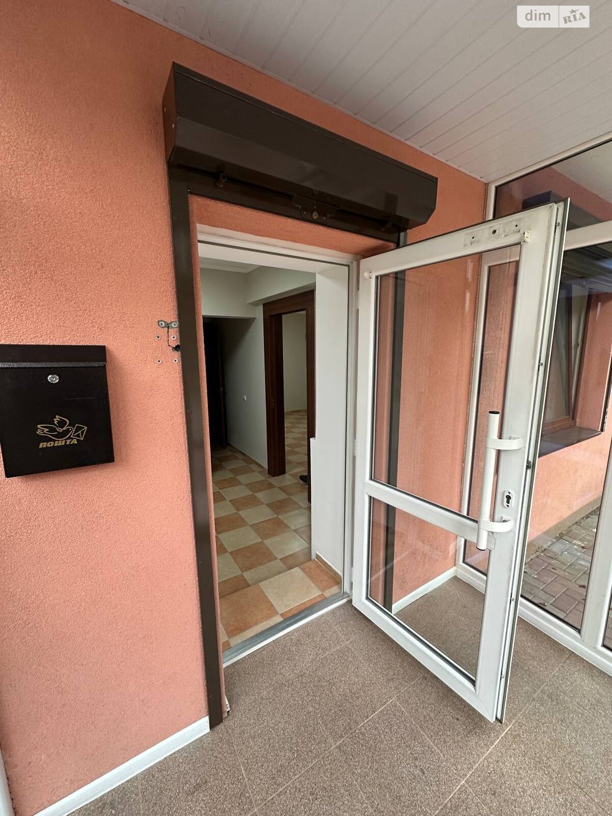 Комерційне приміщення в Рівному, здам в оренду по Чорновола В’ячеслава вулиця 35, район Центр, ціна: 16 000 грн за об’єкт фото 1 Комерційне приміщення в Рівному, здам в оренду по Чорновола В’ячеслава вулиця 35, район Центр, ціна: 16 000 грн за об’єкт фото 1