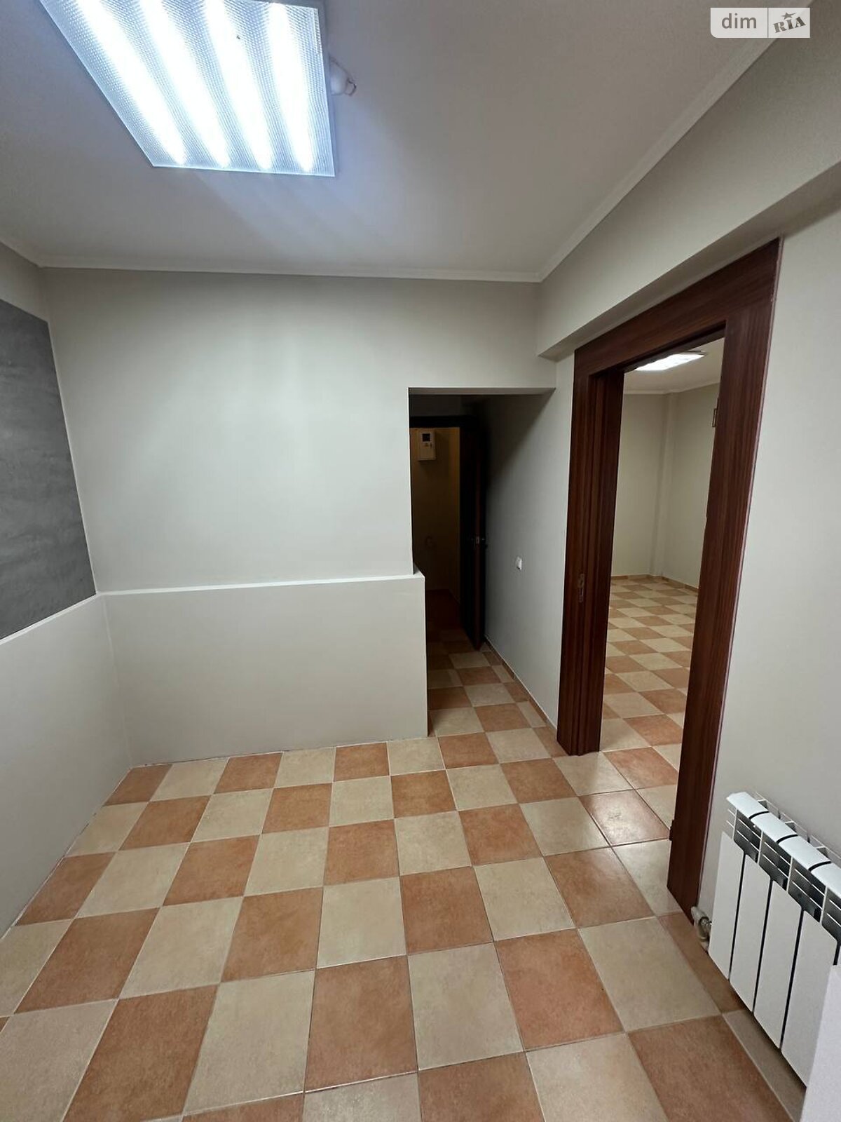 Комерційне приміщення в Рівному, здам в оренду по Чорновола В’ячеслава вулиця 35, район Центр, ціна: 16 000 грн за об’єкт фото 1 Комерційне приміщення в Рівному, здам в оренду по Чорновола В’ячеслава вулиця 35, район Центр, ціна: 16 000 грн за об’єкт фото 1