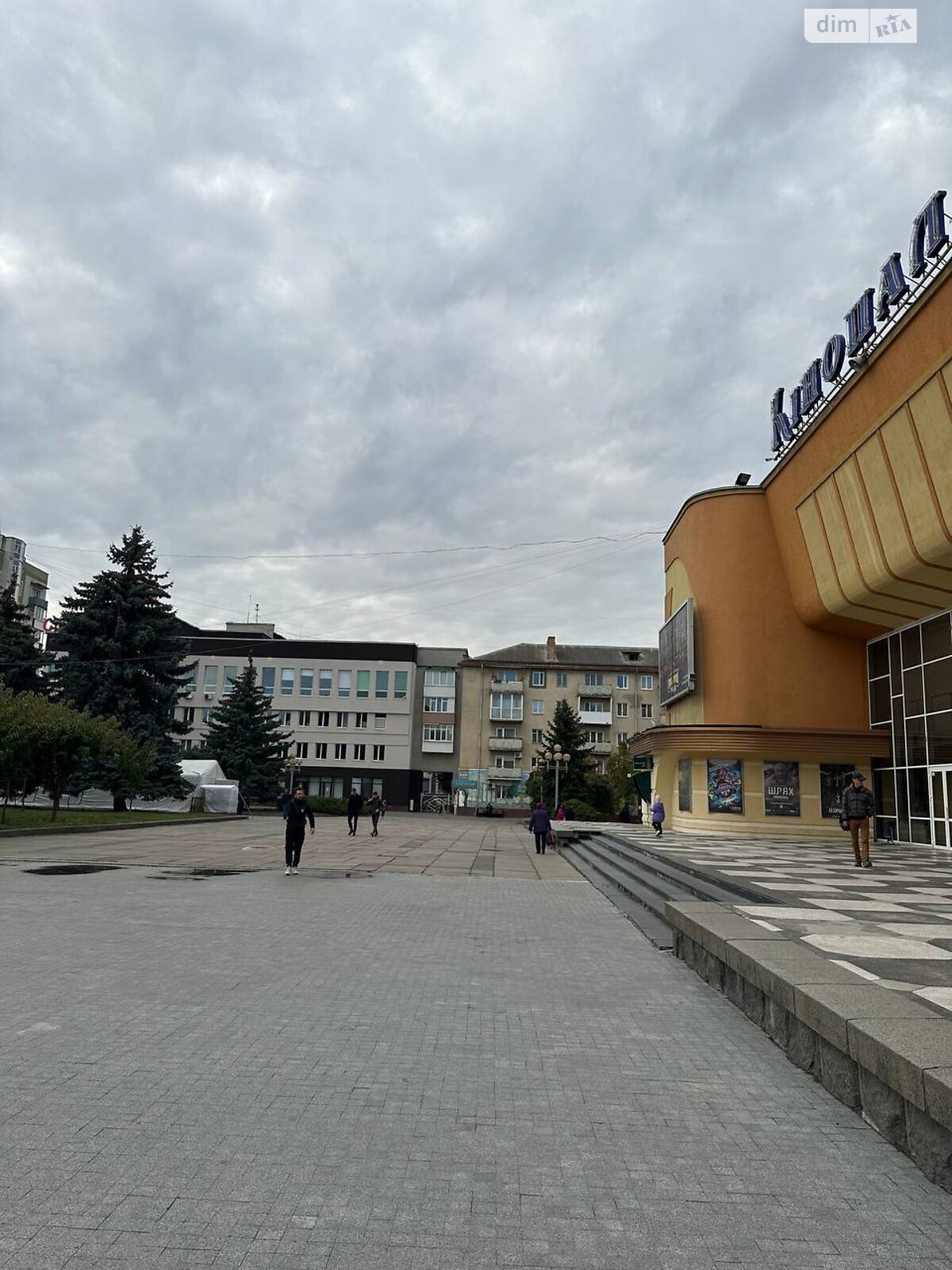 Комерційне приміщення в Рівному, здам в оренду по Незалежності майдан 3, район Центр, ціна: 64 500 грн за об’єкт фото 1 Комерційне приміщення в Рівному, здам в оренду по Незалежності майдан 3, район Центр, ціна: 64 500 грн за об’єкт фото 1
