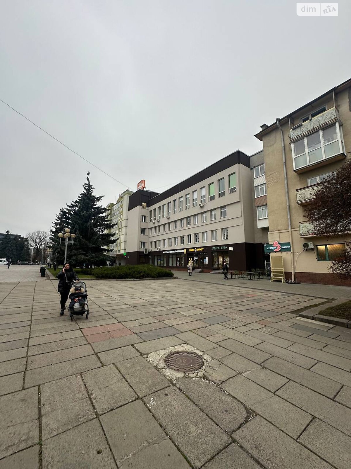 Комерційне приміщення в Рівному, здам в оренду по Незалежності майдан 3, район Центр, ціна: 64 500 грн за об’єкт фото 1 Комерційне приміщення в Рівному, здам в оренду по Незалежності майдан 3, район Центр, ціна: 64 500 грн за об’єкт фото 1