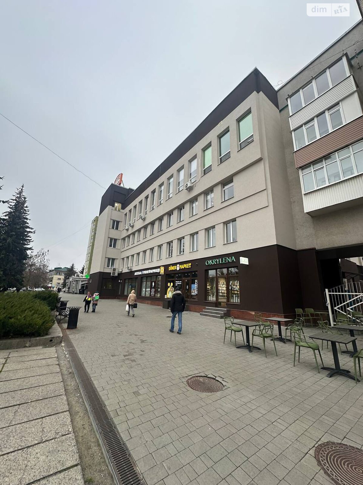 Комерційне приміщення в Рівному, здам в оренду по Незалежності майдан 3, район Центр, ціна: 64 500 грн за об’єкт фото 1 Комерційне приміщення в Рівному, здам в оренду по Незалежності майдан 3, район Центр, ціна: 64 500 грн за об’єкт фото 1