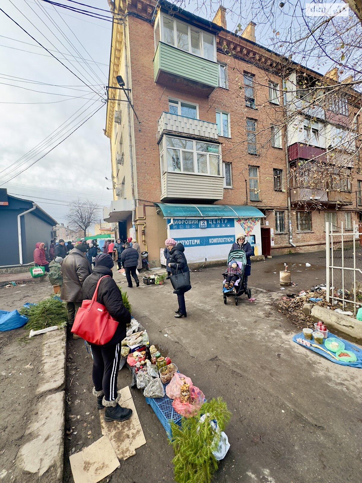 Коммерческое помещение в Ровно, сдам в аренду по Полуботка Гетьмана улица, район Центр, цена: 16 740 грн за объект фото 1