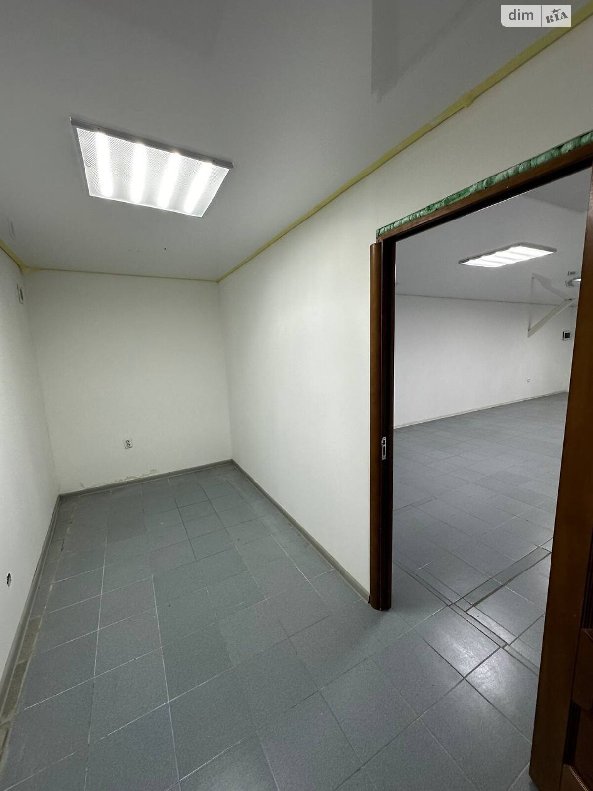 Комерційне приміщення в Рівному, здам в оренду по Шкільна вулиця 45, район Центр, ціна: 20 000 грн за об’єкт фото 1 Комерційне приміщення в Рівному, здам в оренду по Шкільна вулиця 45, район Центр, ціна: 20 000 грн за об’єкт фото 1