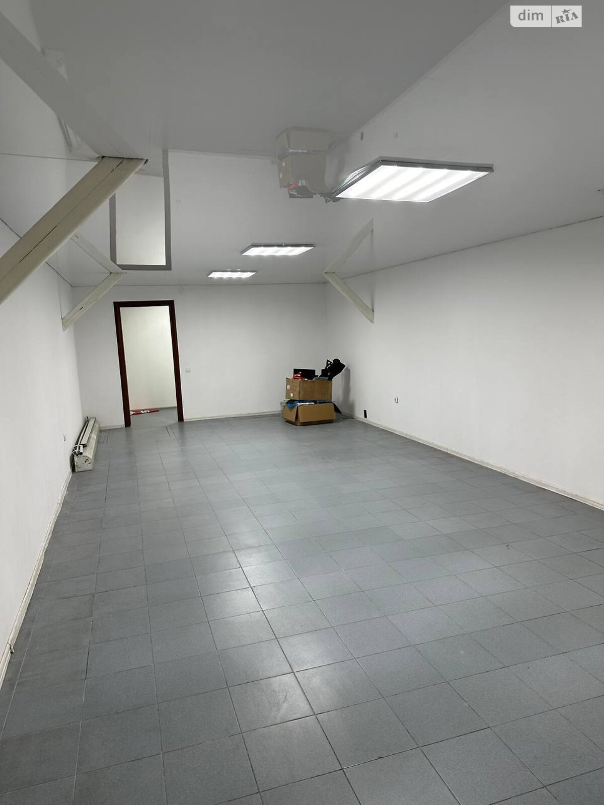 Комерційне приміщення в Рівному, здам в оренду по Шкільна вулиця 45, район Центр, ціна: 20 000 грн за об’єкт фото 1 Комерційне приміщення в Рівному, здам в оренду по Шкільна вулиця 45, район Центр, ціна: 20 000 грн за об’єкт фото 1