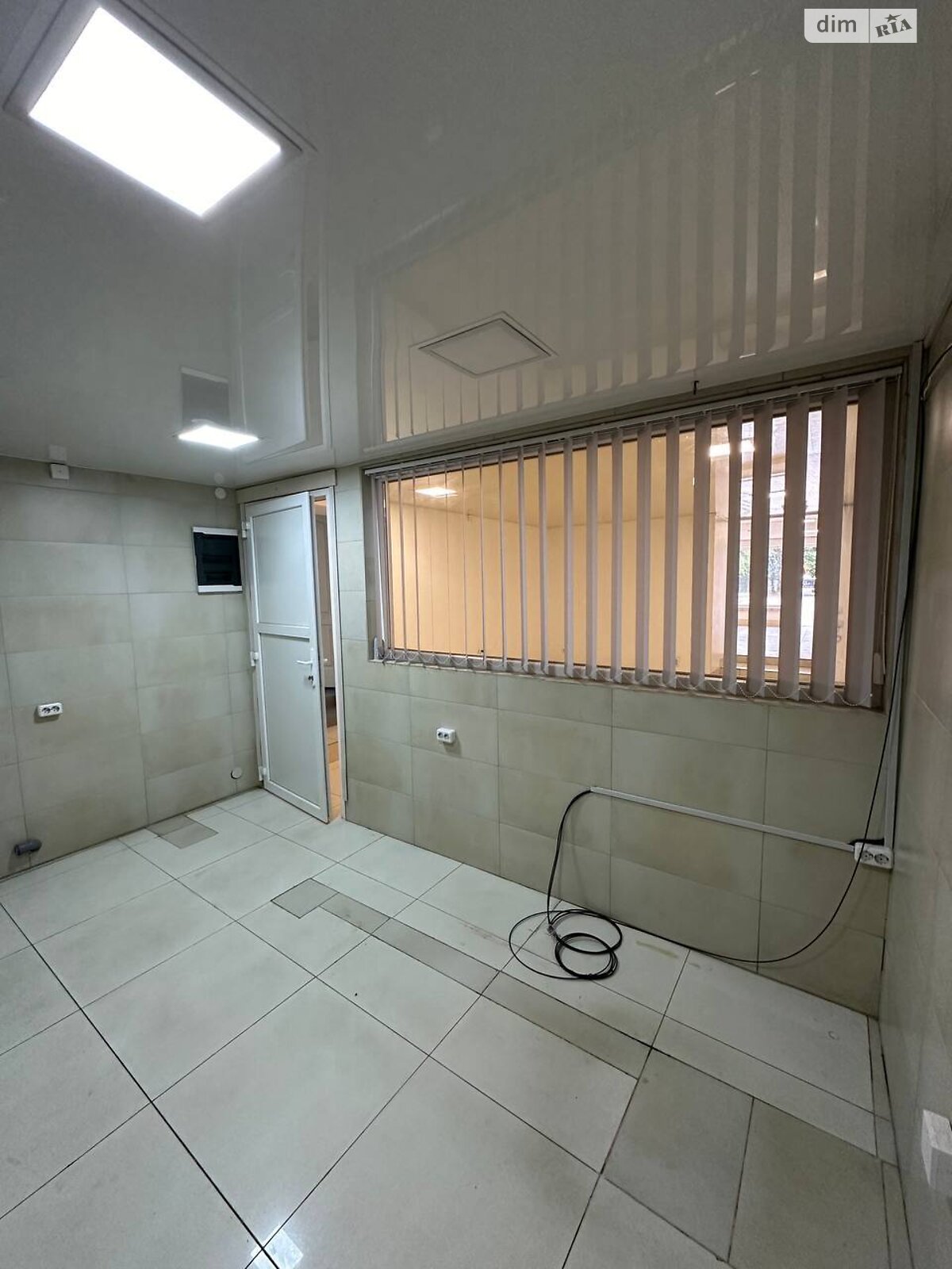 Комерційне приміщення в Рівному, здам в оренду по Шкільна вулиця 45, район Центр, ціна: 20 000 грн за об’єкт фото 1 Комерційне приміщення в Рівному, здам в оренду по Шкільна вулиця 45, район Центр, ціна: 20 000 грн за об’єкт фото 1