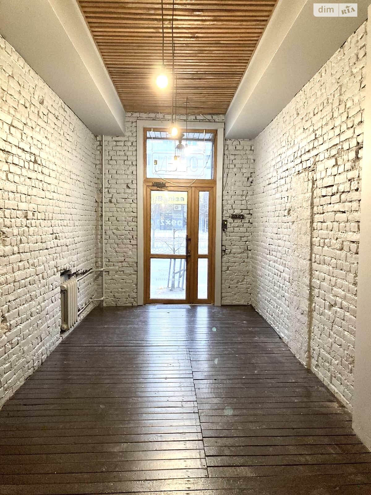 Коммерческое помещение в Ровно, сдам в аренду по Соборная улица, район Центр, цена: 25 300 грн за объект фото 1 Коммерческое помещение в Ровно, сдам в аренду по Соборная улица, район Центр, цена: 25 300 грн за объект фото 1