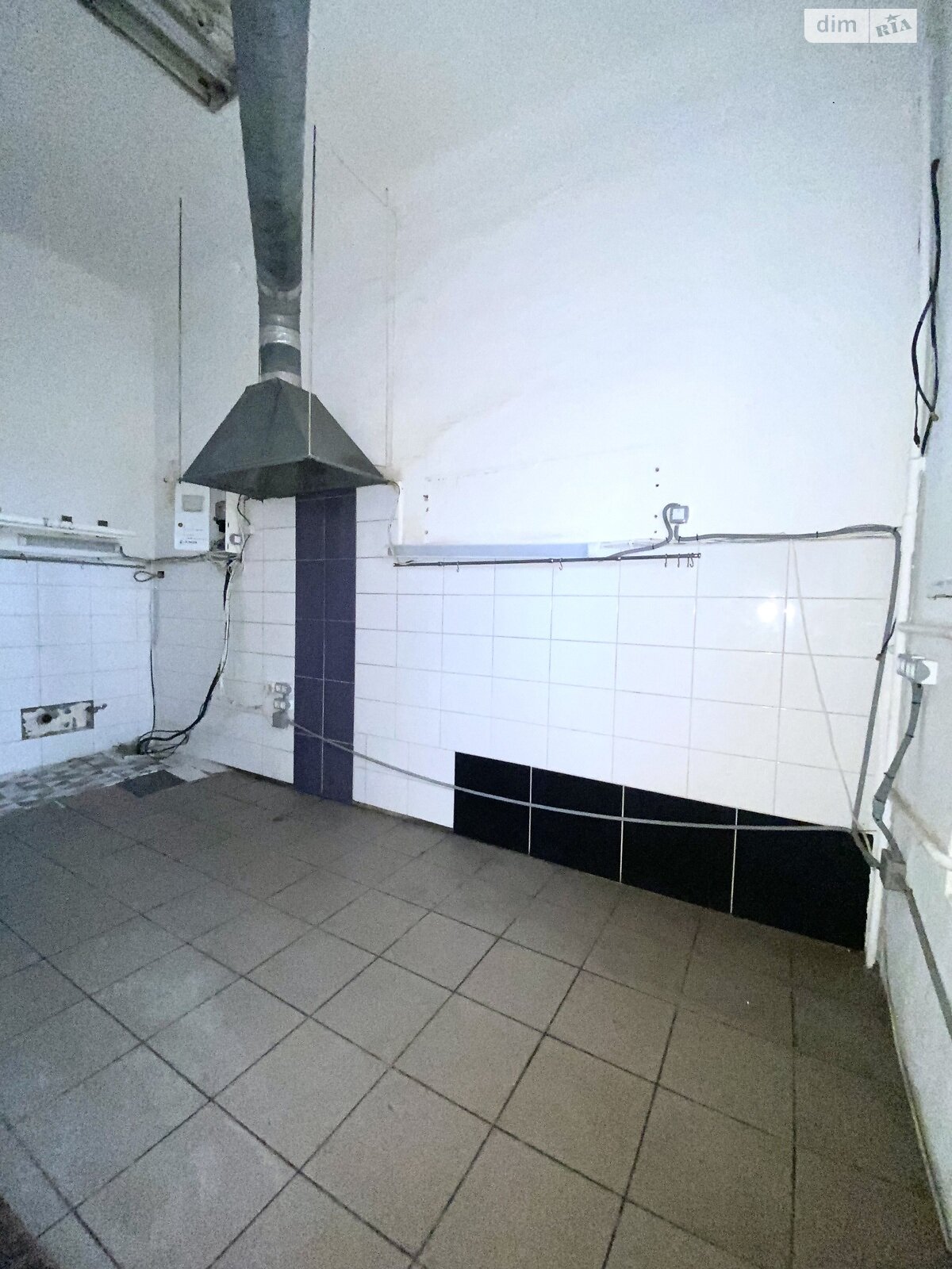 Коммерческое помещение в Ровно, сдам в аренду по Соборная улица, район Центр, цена: 25 300 грн за объект фото 1 Коммерческое помещение в Ровно, сдам в аренду по Соборная улица, район Центр, цена: 25 300 грн за объект фото 1