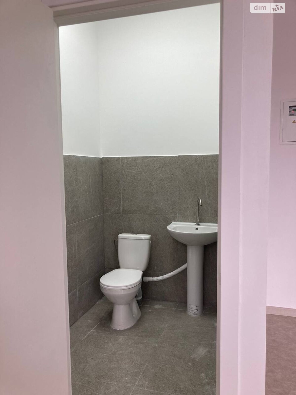 Коммерческое помещение в Ровно, сдам в аренду по Тараса Давидюка (Набережная) улица 6, район Центр, цена: 17 870 грн за объект фото 1