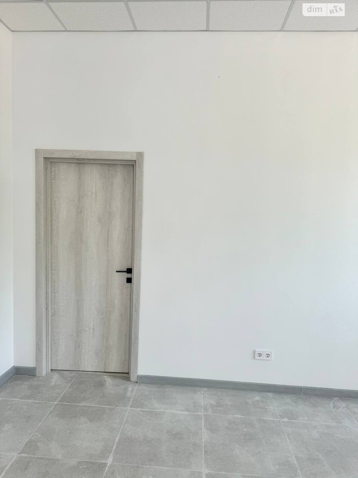 Комерційне приміщення в Рівному, здам в оренду по Тараса Давидюка (Набережна) вулиця 6, район Центр, ціна: 23 480 грн за об’єкт фото 1