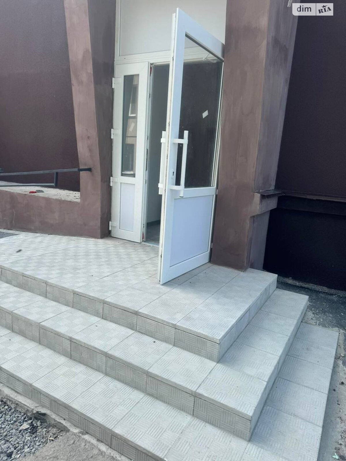 Комерційне приміщення в Рівному, здам в оренду по Тараса Давидюка (Набережна) вулиця 6, район Центр, ціна: 23 480 грн за об’єкт фото 1