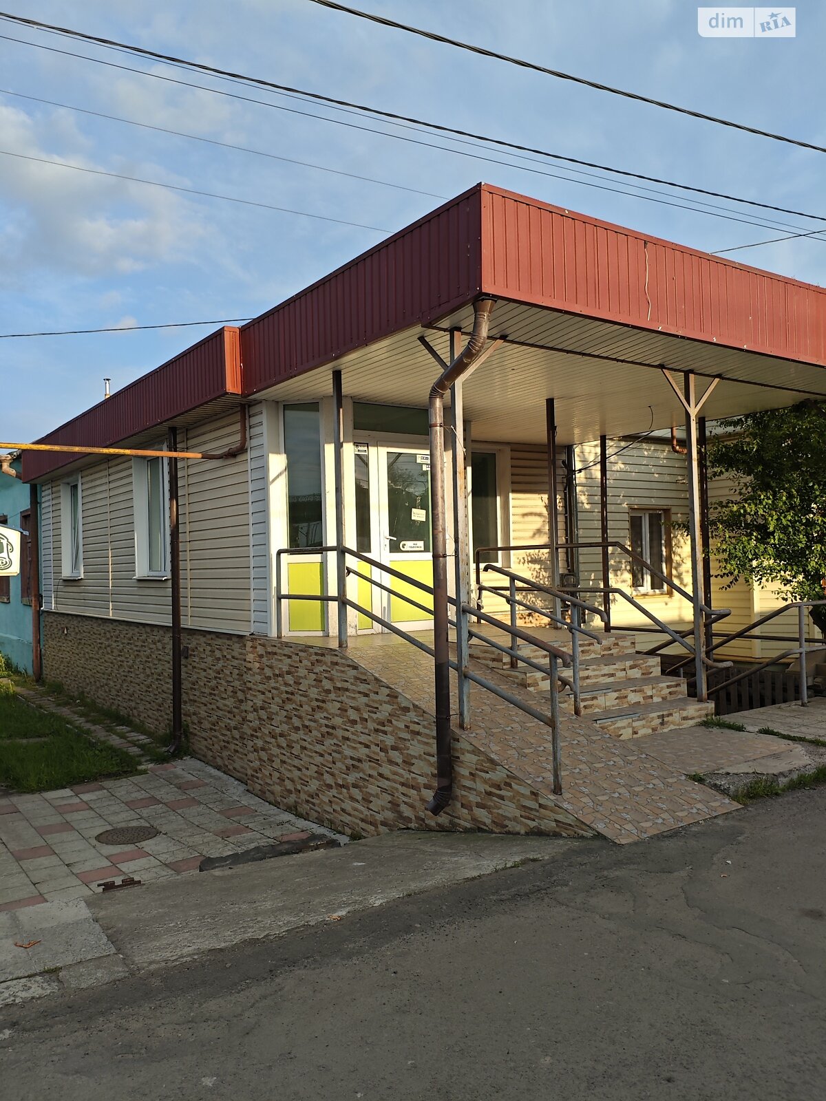 Комерційне приміщення в Рівному, здам в оренду по Здолбунівська вулиця 7, район Центр, ціна: 25 000 грн за об’єкт фото 1 Комерційне приміщення в Рівному, здам в оренду по Здолбунівська вулиця 7, район Центр, ціна: 25 000 грн за об’єкт фото 1
