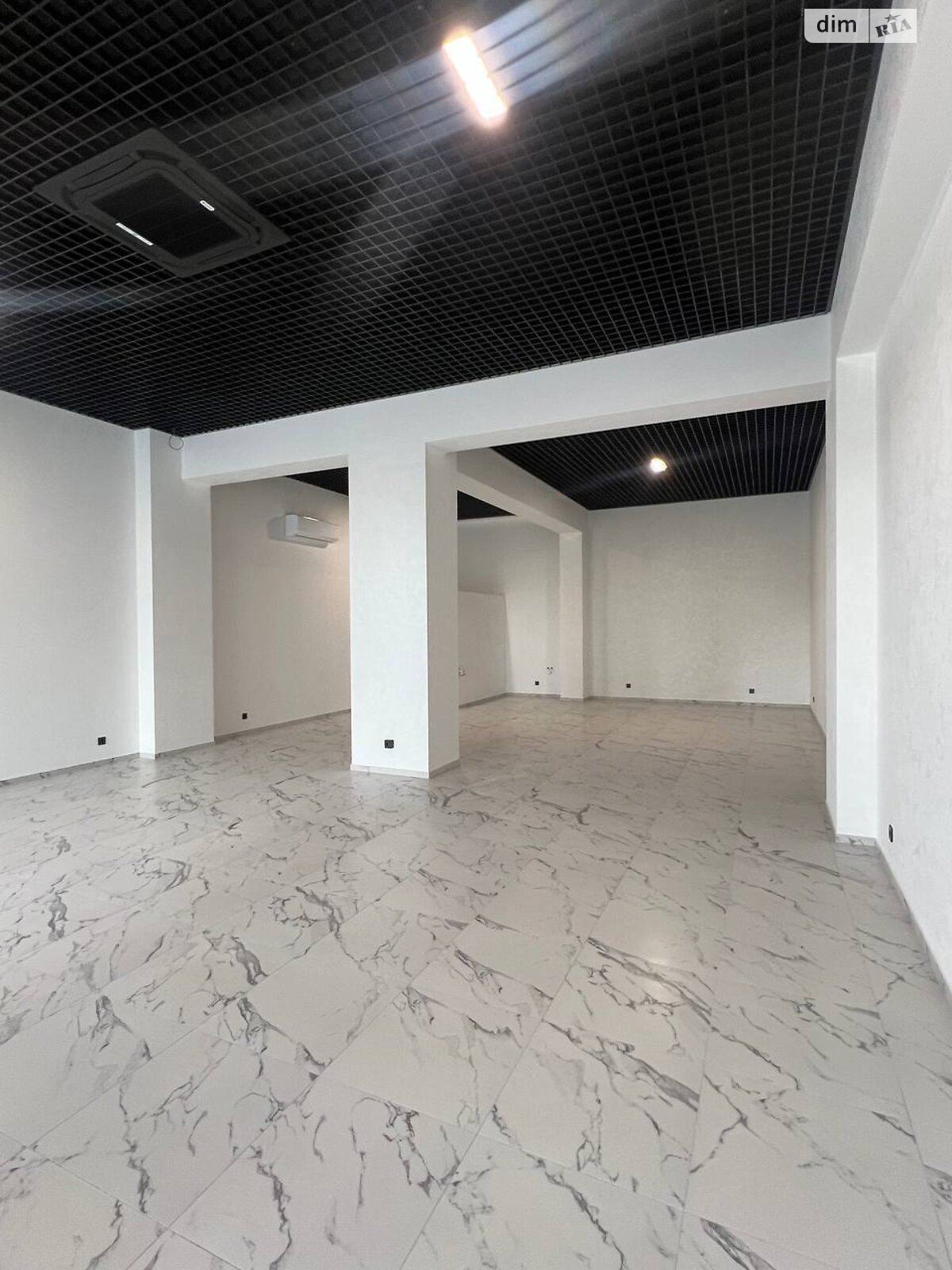 Комерційне приміщення в Рівному, здам в оренду по Чорновола В’ячеслава вулиця, район Південний, ціна: 61 800 грн за об’єкт фото 1