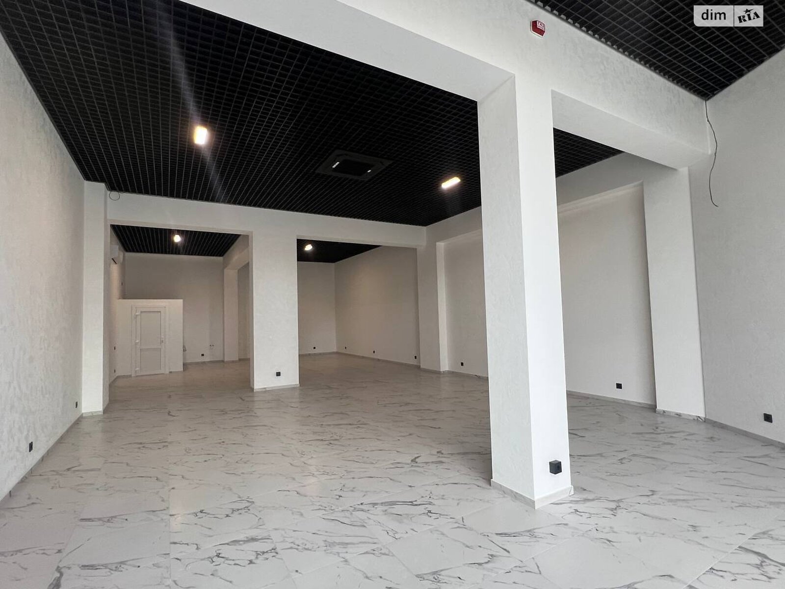 Комерційне приміщення в Рівному, здам в оренду по Чорновола В’ячеслава вулиця, район Південний, ціна: 61 800 грн за об’єкт фото 1