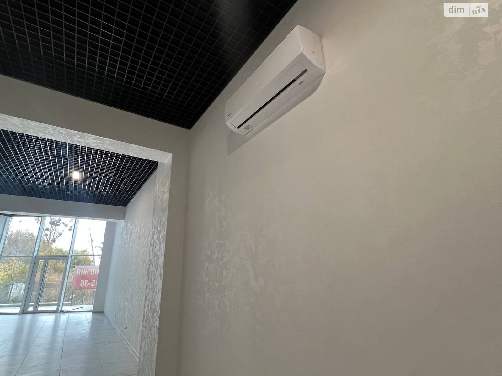 Комерційне приміщення в Рівному, здам в оренду по Чорновола В’ячеслава вулиця, район Південний, ціна: 61 800 грн за об’єкт фото 1