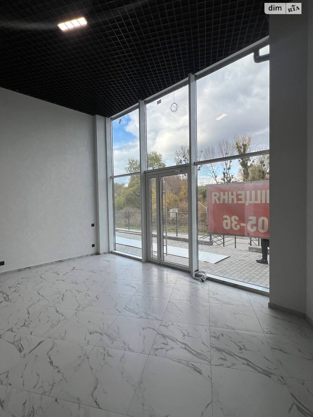 Комерційне приміщення в Рівному, здам в оренду по Чорновола В’ячеслава вулиця, район Південний, ціна: 61 800 грн за об’єкт фото 1