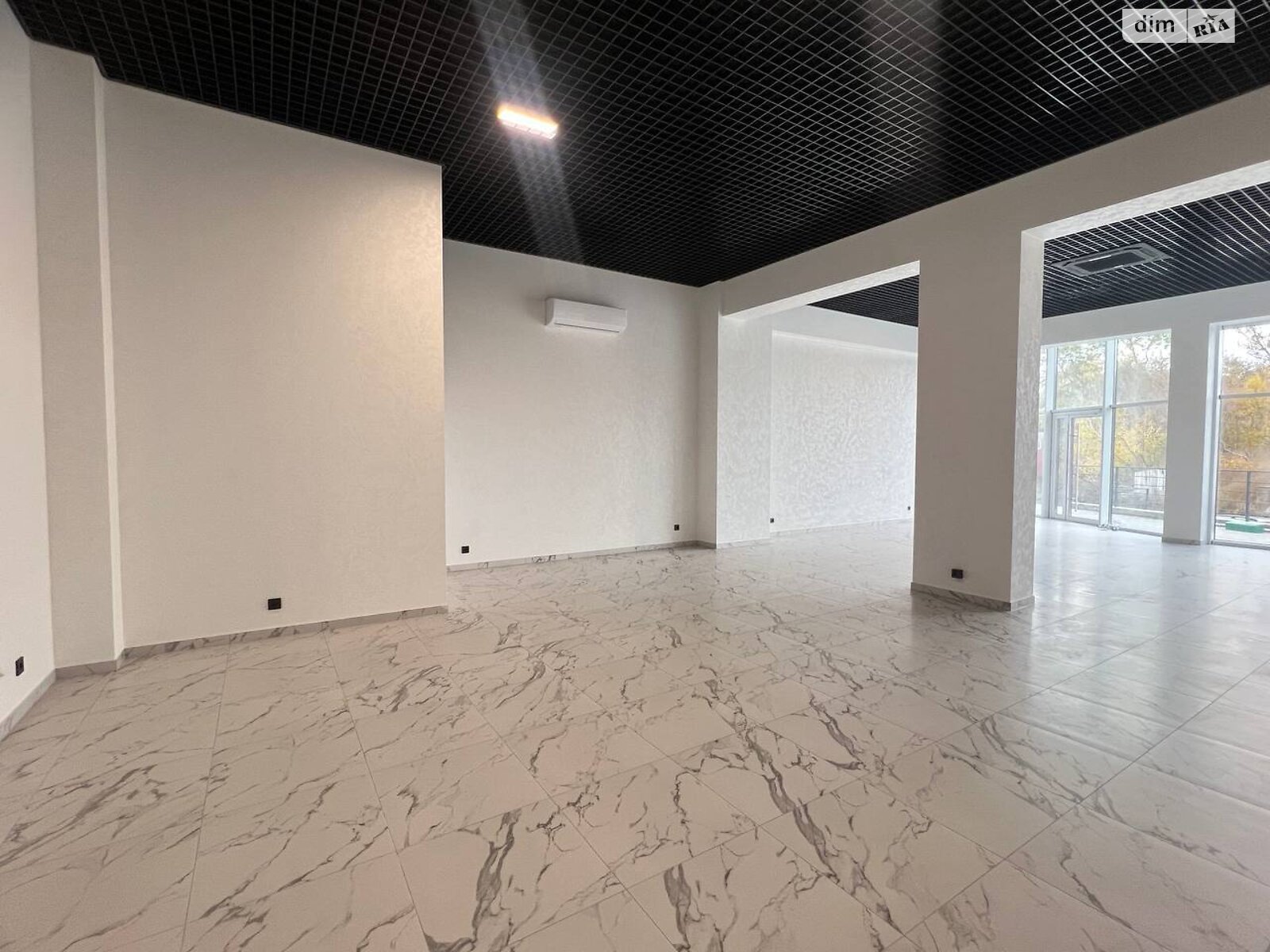 Коммерческое помещение в Ровно, сдам в аренду по Черновола Вячеслава улица 94Г, район Южный, цена: 73 800 грн за объект фото 1