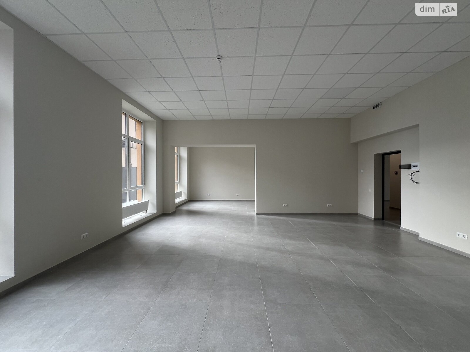 Комерційне приміщення в Рівному, здам в оренду по Студентська вулиця 24, район Південний, ціна: 26 757 грн за об’єкт фото 1