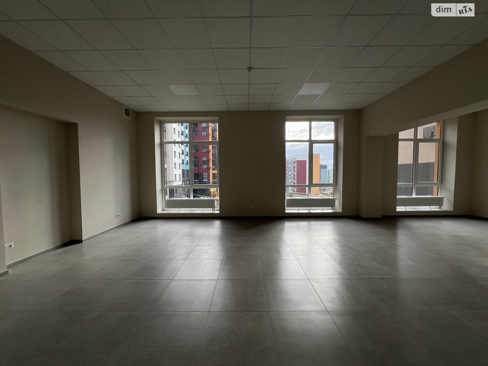 Комерційне приміщення в Рівному, здам в оренду по Студентська вулиця 24, район Південний, ціна: 26 757 грн за об’єкт фото 1